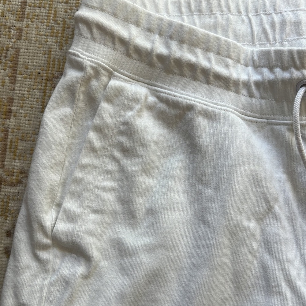 Nike White Cropped Sweatpants - Picture 5 of 8